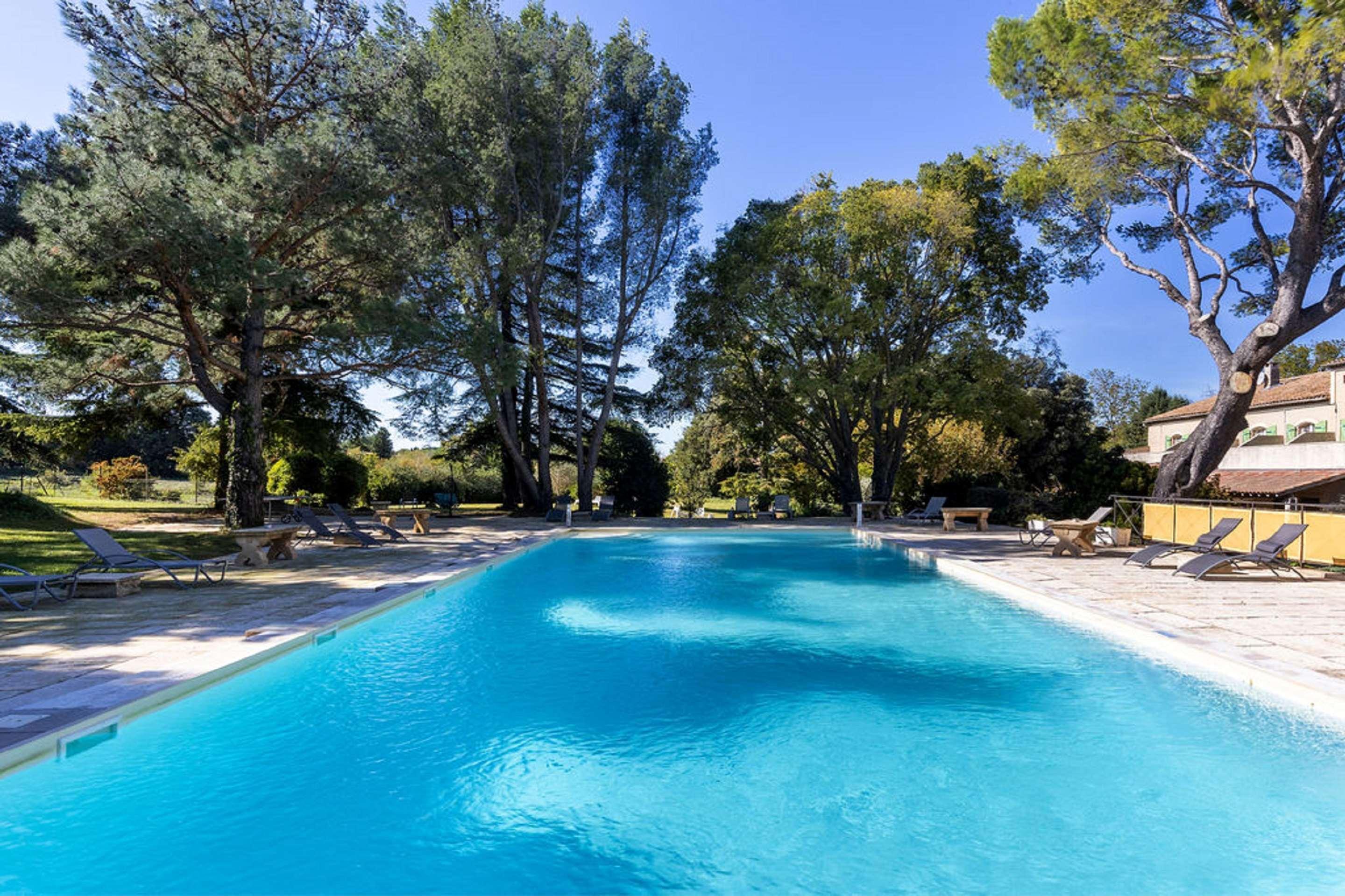 Best Western Le Val Majour Fontvieille Exteriér fotografie